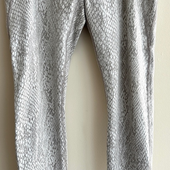 All In Motion Women's Snake Print Jacquard Leggings, Size Medium - Picture 6 of 16